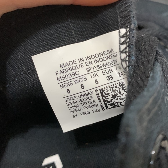 Chuck Taylor All Star Mono Canvas Low Top in Black Monochrome - Picture 4 of 4